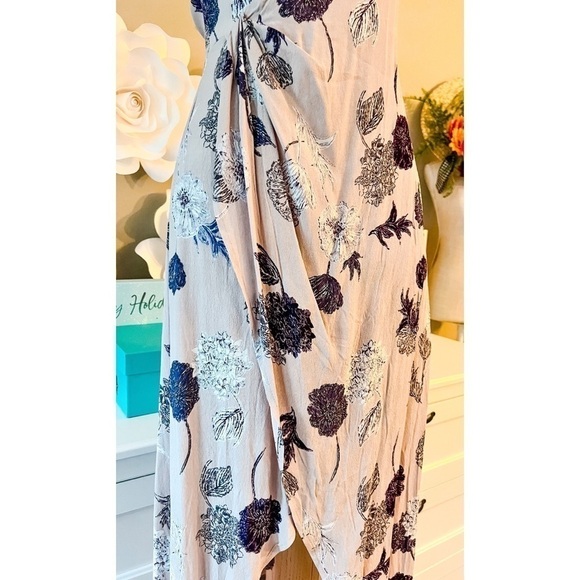 Nwot Revolve ASTR The Label Penelope Dress in Grey Multi Floral - Picture 7 of 10